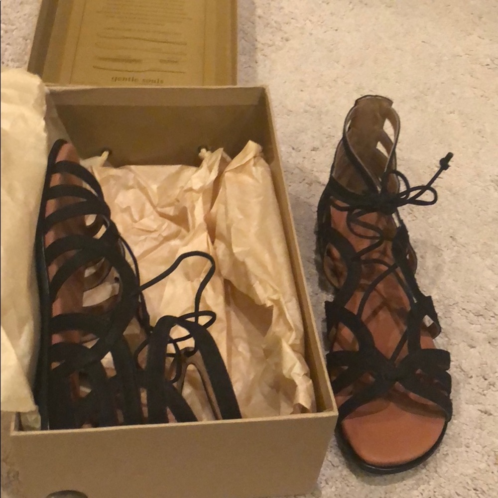 New in box gentle souls - break my heart